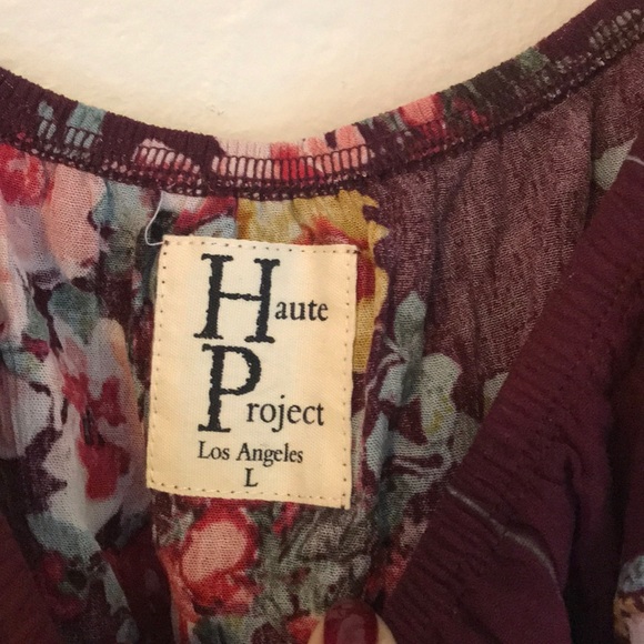 Sassy Floral Patterned off shoulder blouse! - Picture 3 of 4